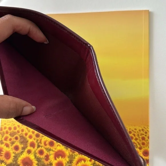 Red - Picture 7 of 12